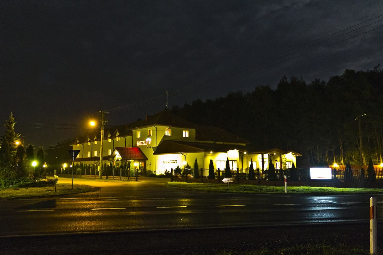 Отель Hotel TiM Cekanowo-8